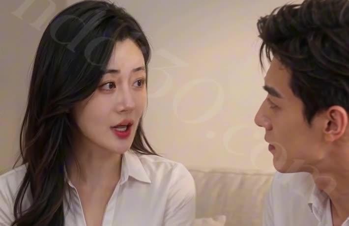 晴姐在租住处向小林说明婚后的关系安排