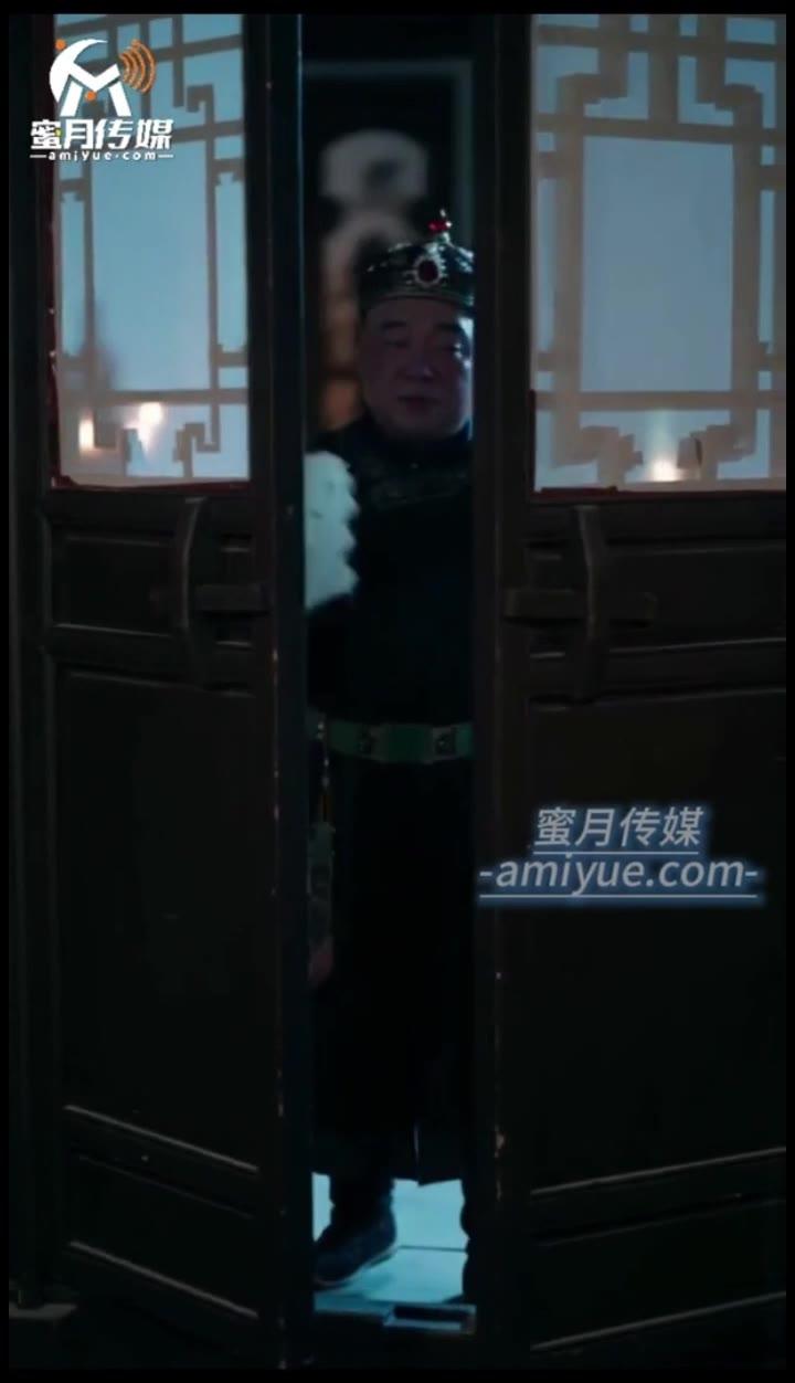 富商丈夫推门进入苏禾房中