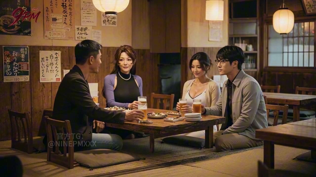 四名成年人完成店铺盘点后聚餐