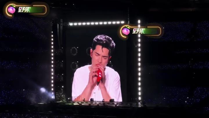 演唱会舞台上的大屏幕