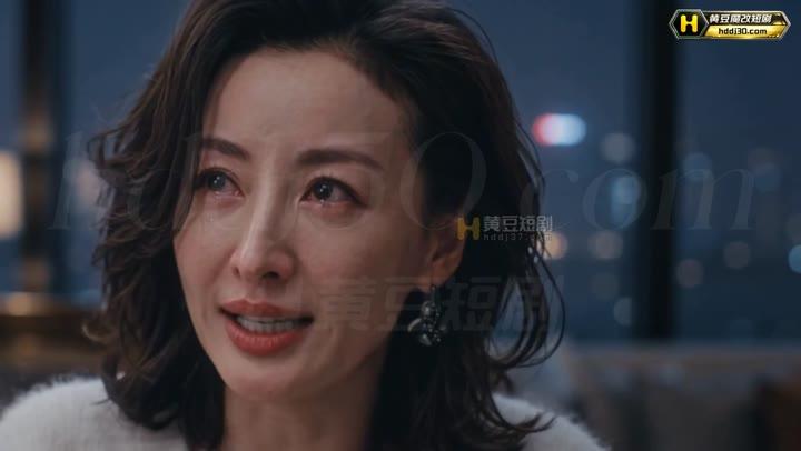 陈婷面对影像威胁时情绪紧张