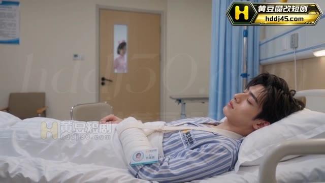 事故幸存者在医院病床上休养