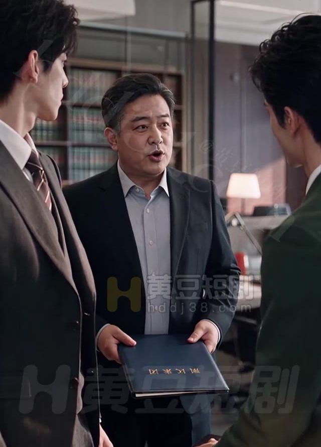 黄主任向修远与贺律师说明续约事务