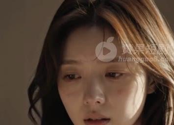 母亲醒来后思考如何面对异常