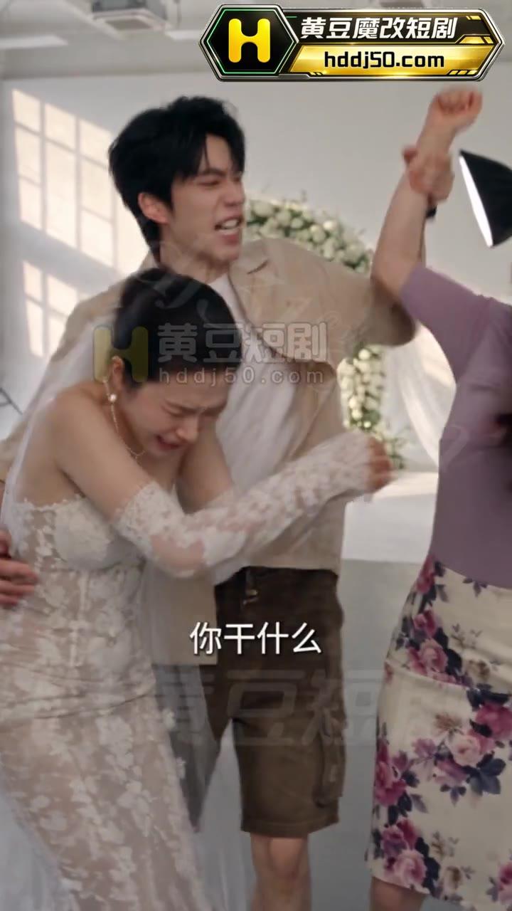 上门女子在客厅质问李老师