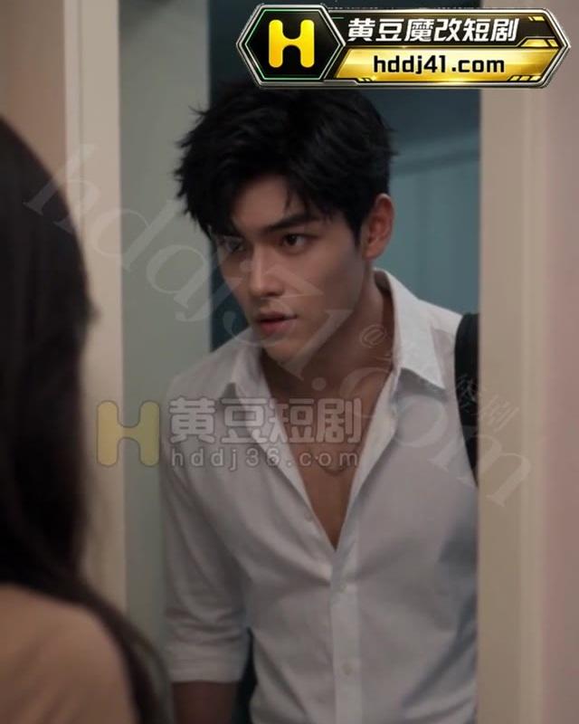 来访同学在门口寻找李泽