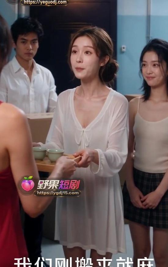 小砚与家人在搬家时认识邻居