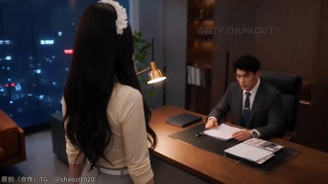 唐雅与李经理留在办公室
