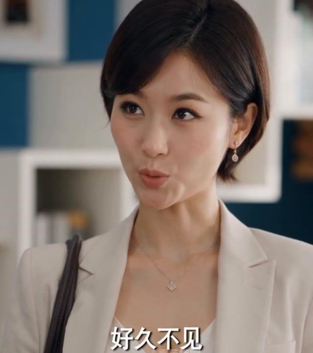莉莎在公寓认出旧识子乔