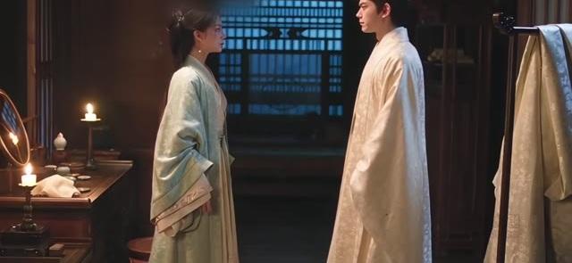 温夫人与夫君在夜间卧房继续争执