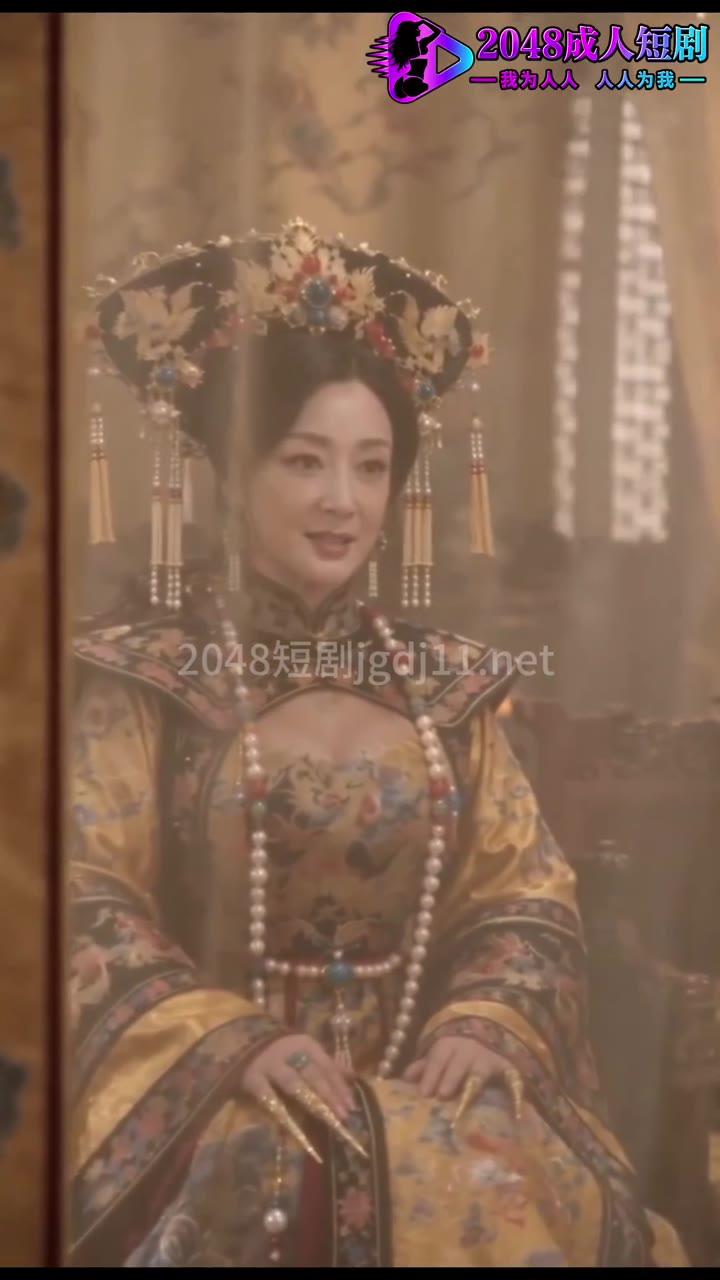 慈禧身着宫装在朝堂听取议事
