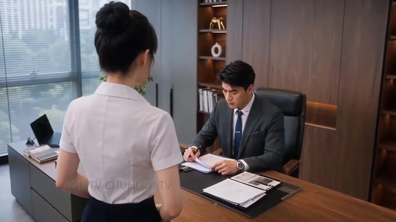 张莉莉到李经理办公室报到