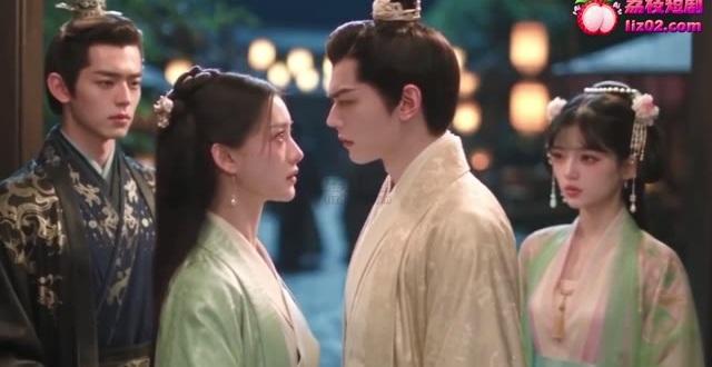 夫妻与各自身边的人在夜间街口相逢