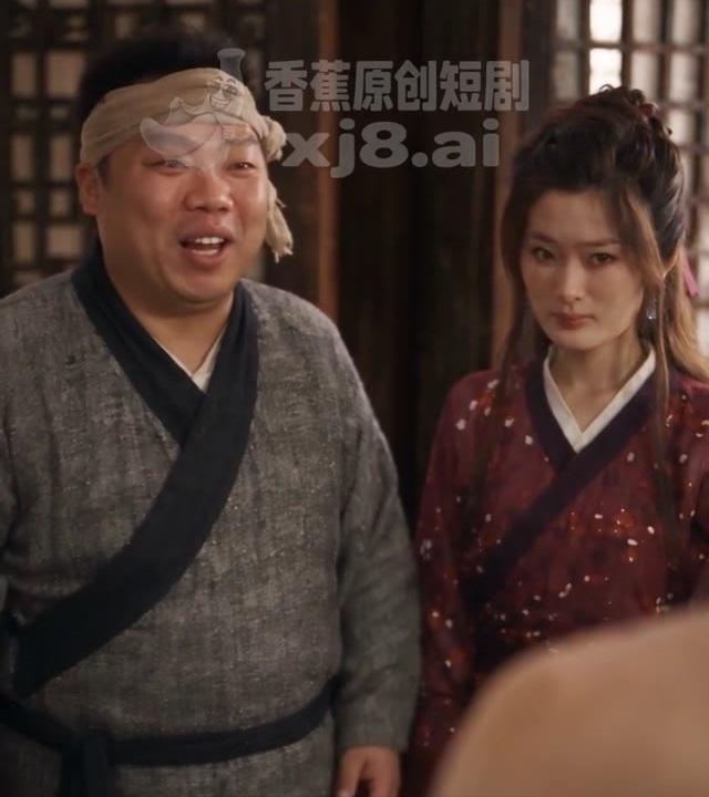 大嘴带蕙兰回店后与同伴交谈
