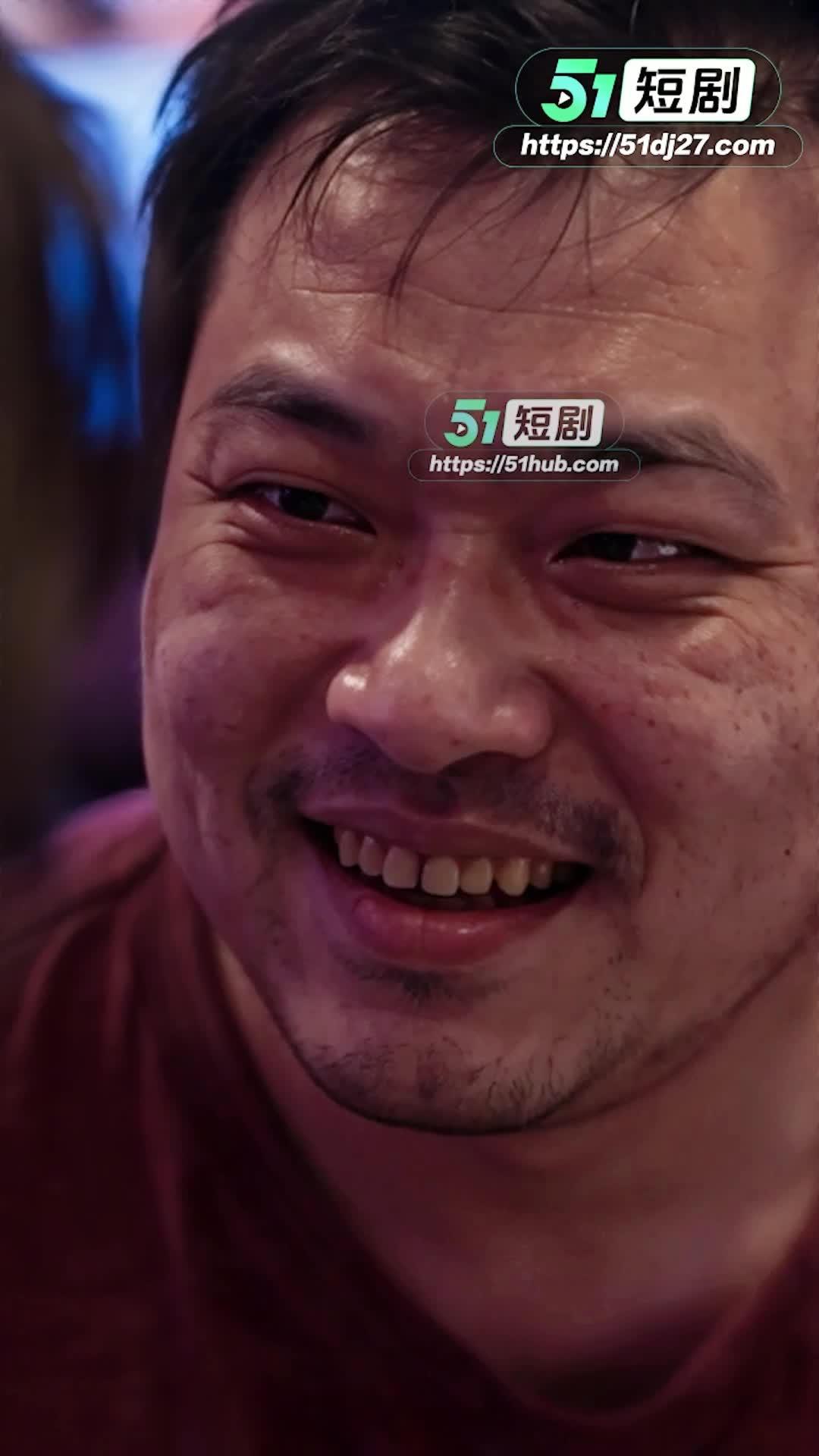 歌厅灯光下的徐秋曼