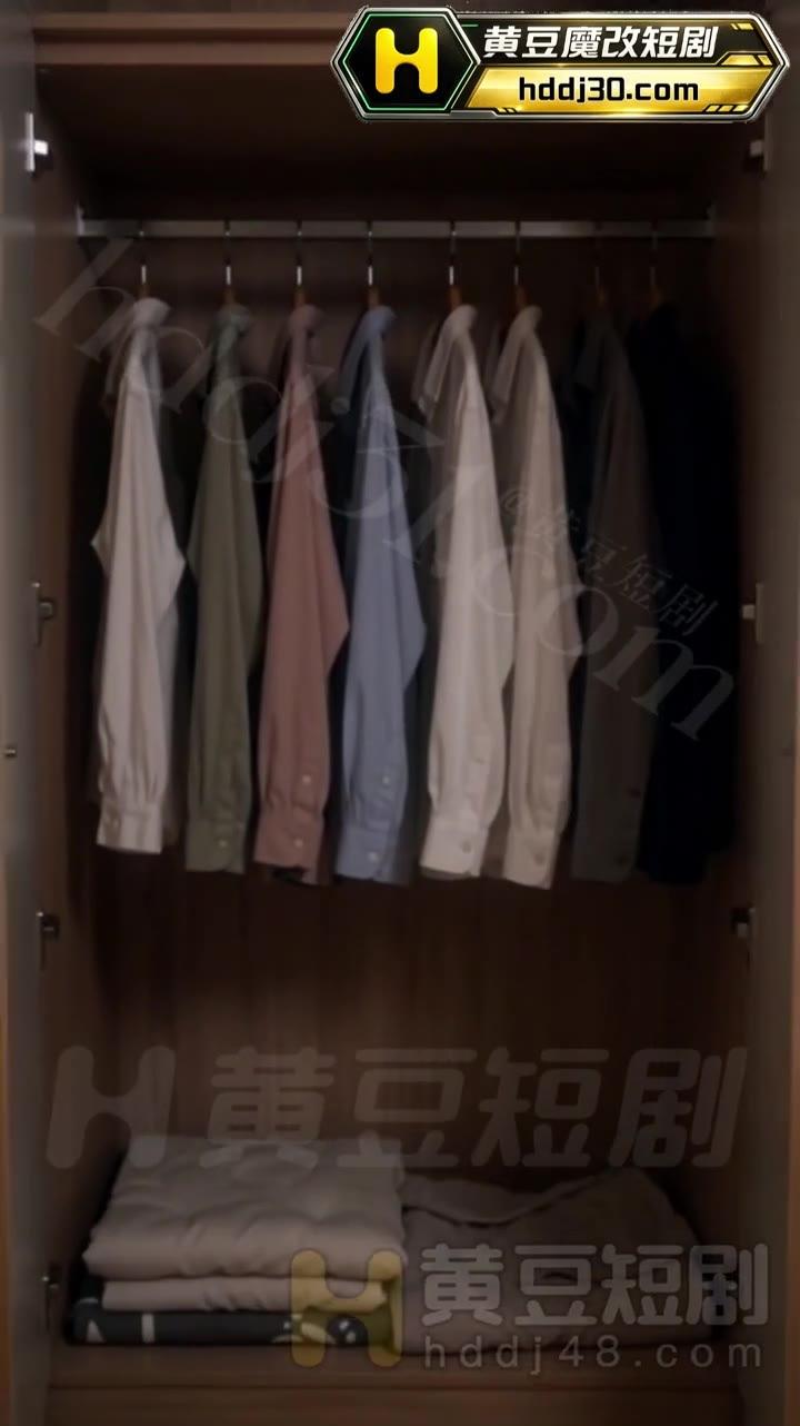 结尾打开的衣柜中已没有阿杰