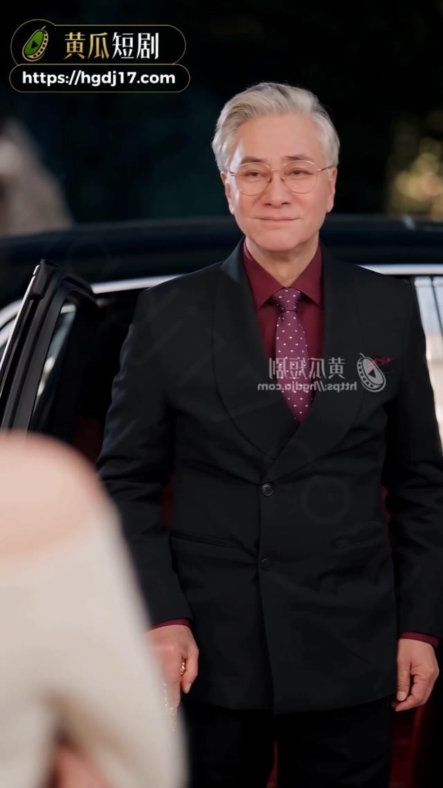 季家长辈认出年轻外形的母亲